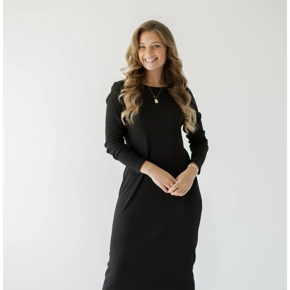 'CONSTANCE' BAMBOO BLEND
RIBBED LONG SLEEVE MIDI DRESS
